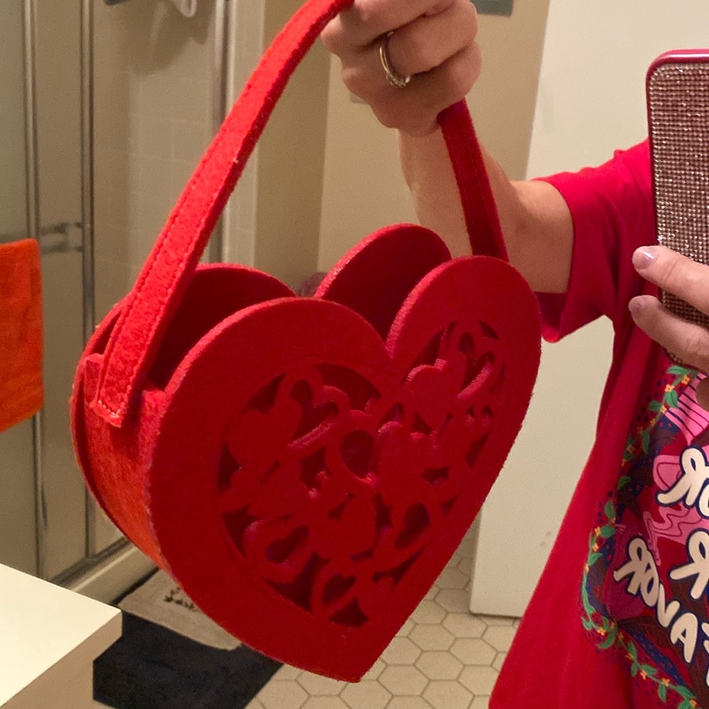 Red heart basket